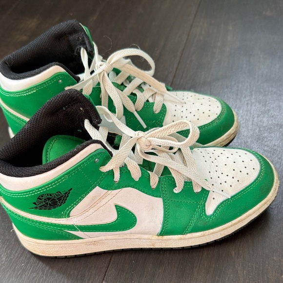 Nike Air Jordan 1 Mid GS Boys Shoes Size 4, Color: Lucky Green/Black/White - Picture 4 of 4